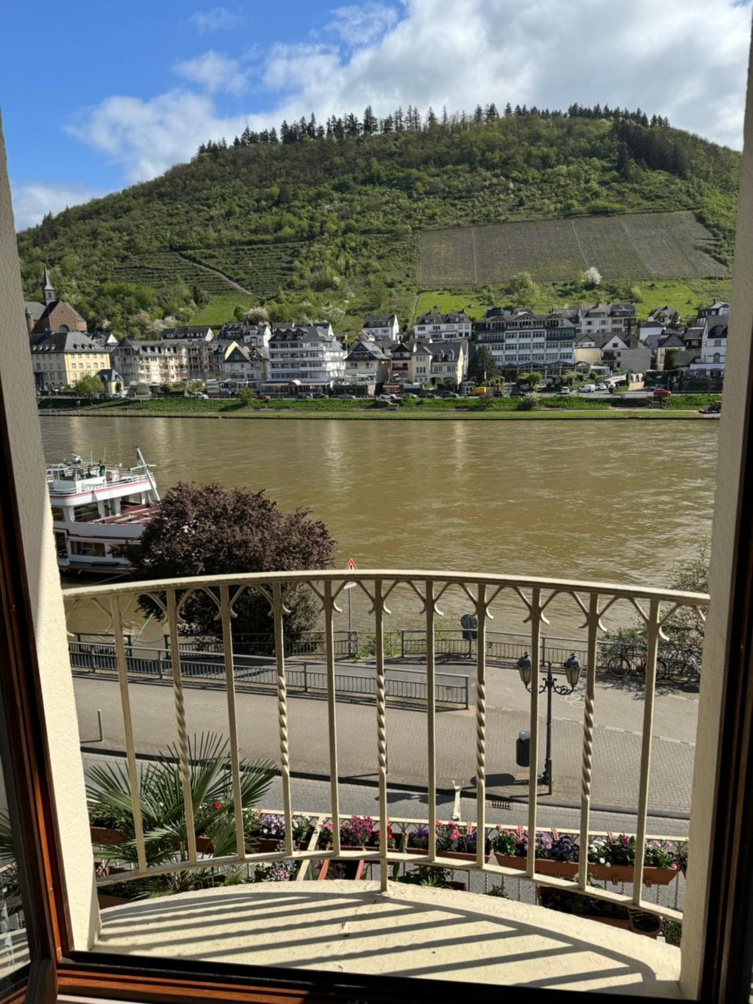 Holiday Apartment Mit Moselblick Im Moselhaus Кохем Экстерьер фото